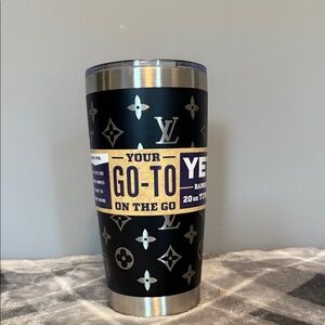YETI Black and Silver Tumbler with Pattern